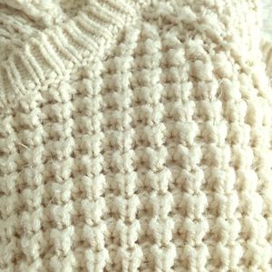 CREAM KNIT SWEATER